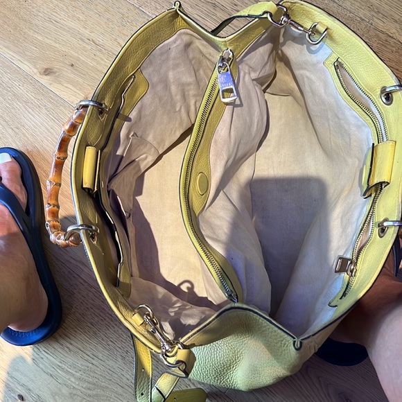 Large Gucci Shopper in great condition17 x 12 x 8 - Picture 10 of 11